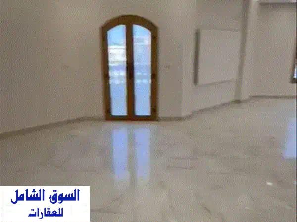 شقة فاخرة للإيجار بالحي السابع 250م² | إطلالة بانورامية على حديقة 8000م² | قرب الجامعة البريطانية BUE