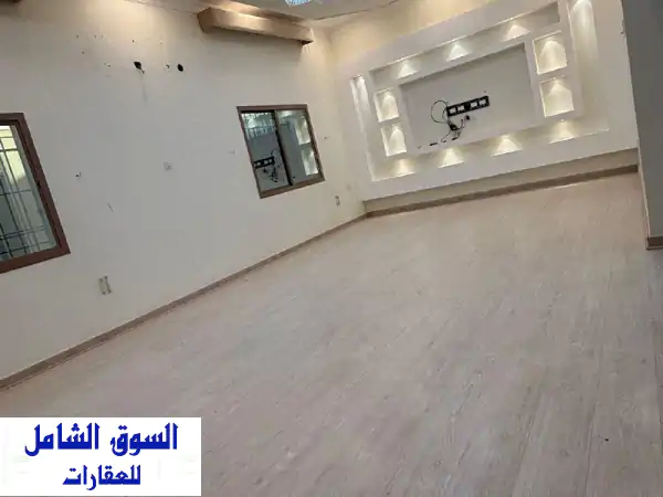 للبيع فيلا راقية. الموقع: الرفاع الشرقي، بالقرب من لولو هايبر. المساحة: 334 متر مربع. الطابق ...