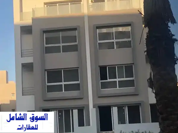دوبلكس بحرى  استلام فورى 264 متر للبيع 4 غرف نوم...