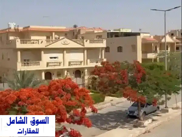 شقة فاخرة للإيجار بالحي السابع 250م² | إطلالة...