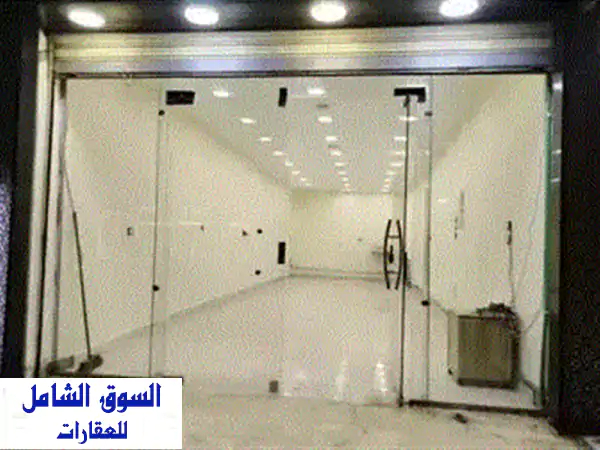 محل لإيجار لقطة في موقع حيوي المنطقة الأولى  خلف...