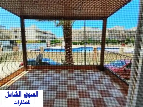 شاليه ارضى على البيسين مباشرة للبيع بالساحل الشمالي