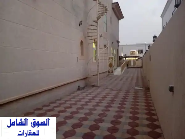 للإيجار: فيلا فاخرة أحلامك في الحوشي الشارقة | 8400 قدم، 6 غرف ماستر وحديقة