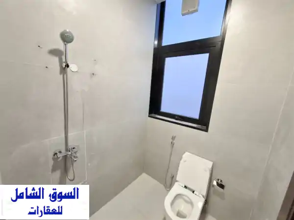 شقة للإيجار بأبوظبي: غرفتين وصالة فاخرة في...