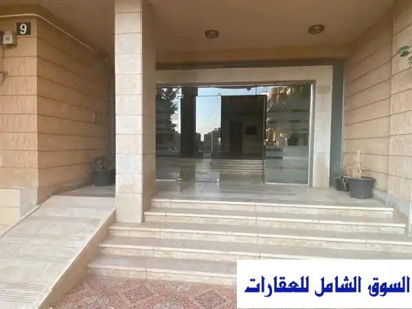 مقر إداري فاخر ومرخص للإيجار بالمعادي الزهراء | شارع رئيسي | مساحات 400-1000م² للشركات الكبرى والبنوك