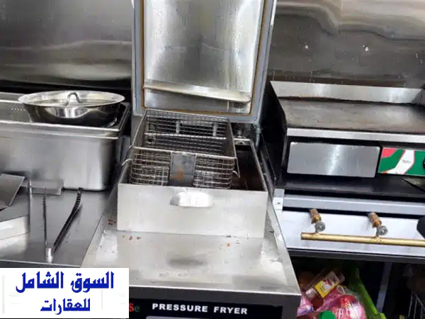للبيع كافيتريا مجهزة بالكامل عصير وبروستد...