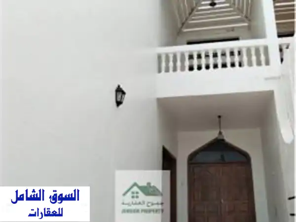 فيلا فاخرة للإيجار بالمرور، أبوظبي | مدخل خاص،...