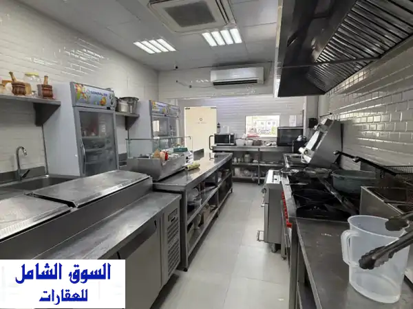 للبيع مطعم في صناعية هيلي جاهز بكافة المعدات