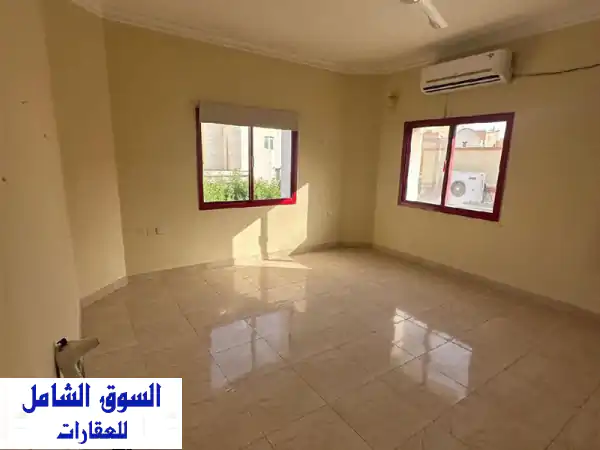 فيلا للإيجار بالرفاع الحجيات: 4 غرف نوم فسيحة، مكيفات، حوش واسع - سكن عائلي فاخر 480 د.ب.