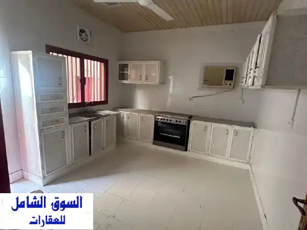 فيلا للإيجار بالرفاع الحجيات: 4 غرف نوم فسيحة،...