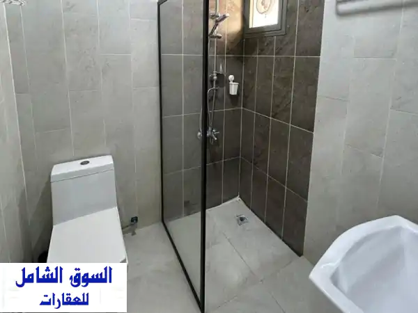 استوديو مفروش فاخر للإيجار بالسالمية: إطلالة بحرية خلابة، خدمات متكاملة، مثالي للوافدين