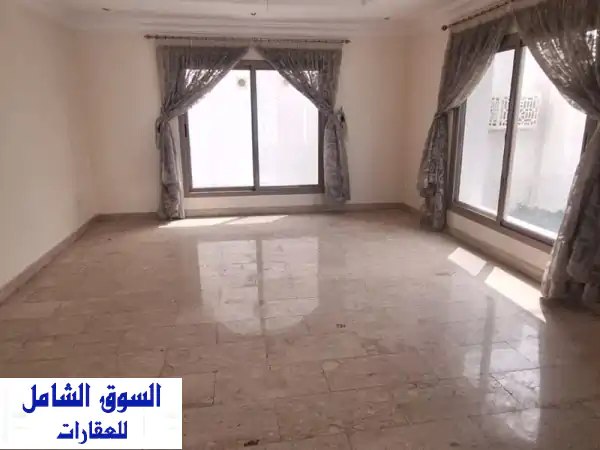 فيلا الأحلام للإيجار في سند: 4 غرف، حوش كبير، 5 حمامات...