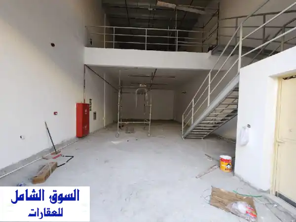 فرصة ذهبية: مستودع للإيجار بالجرف الصناعية 2 عجمان - 2500 قدم + ميزانين بأرخص سعر!