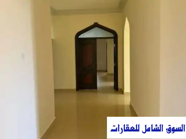 فرصة استثمارية ذهبية: فيلا للبيع في العزيزية، الريان - مؤجرة بدخل ثابت 16,000 ر.ق شهرياً | 546م² وموقع حيوي