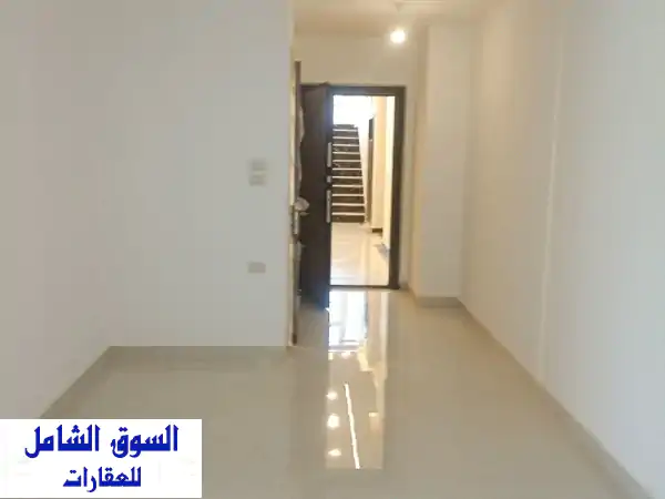 فرصة استثمارية ذهبية: شقة مقسمة لـ 2 استوديو فاخر (70م...