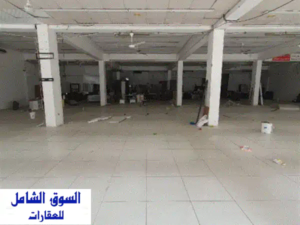 فرصة استثنائية: متجر تجاري ضخم (15000 قدم²) طابقين للإيجار السنوي في الشارقة، القاسمية - شارع الاستقلال | بسعر مميز!