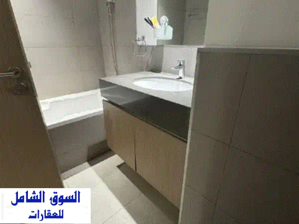 استوديو مفروش في الشارقة في الخان جزيرة مريم إيجار شهري 4500 درهم شامل جميع الفواتير ومسبح وجيم ...
