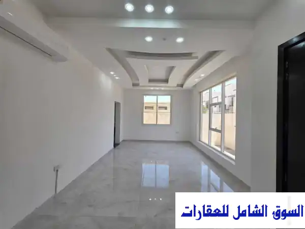 استأجر فيلا الأحلام في الياسمين عجمان: 5 غرف ماستر، مجلس، صالتين، حوش واسع ومطبخ مجهز