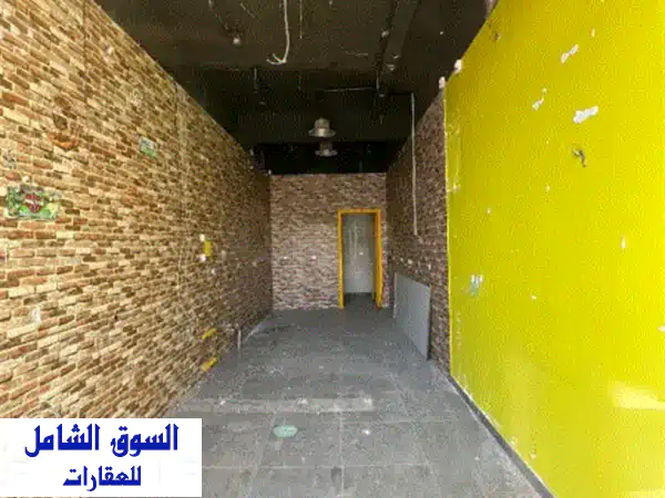 للإيجار بنيد القار: محل/مكتب 40م² على الشارع الرئيسي | موقع استراتيجي بامتياز | فرصة لا تفوت!