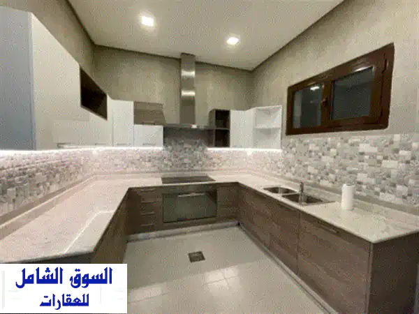 للإيجار: شقة فاخرة دور أرضي بالخالدية - 3 غرف ماستر ومدخلين مميزين