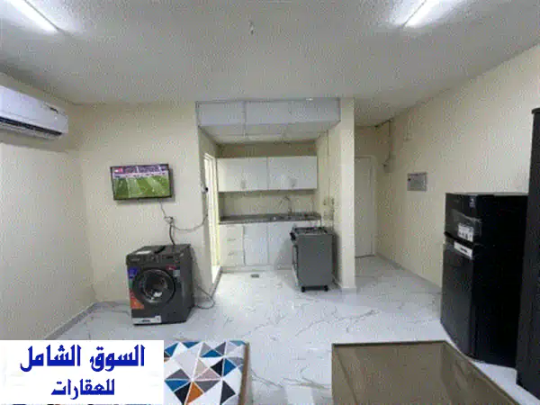 استوديو أول ساكن فرش زيرو ببناية عائلات شامل كافة الفواتير والانترنت مجاني بدون عمولة من المالك ...