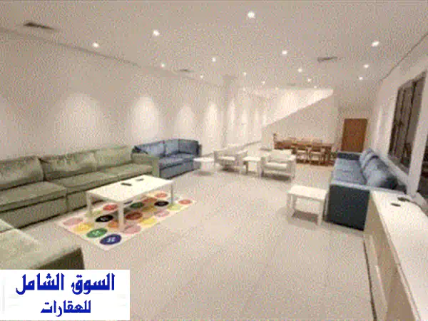 للإيجار شاليهات في الخيران مباشرة على الخور....