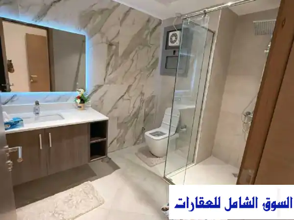 شقة مفروشة فاخرة للإيجار بميامي خالد بن الوليد | فيو بحر مباشر | الإسكندرية | من المالك