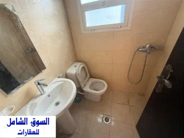 استوديو للإيجار السنوي في المويهات 1  عجمان. مساحة واسعة وتصميم عملي. موقع مميز وقريب من شارع ...