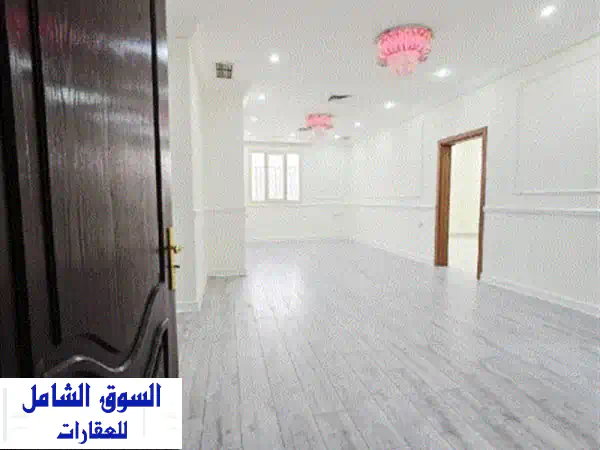 للإيجار شقة في حطين مع رووف خاص كبير تشطيب سوبر...
