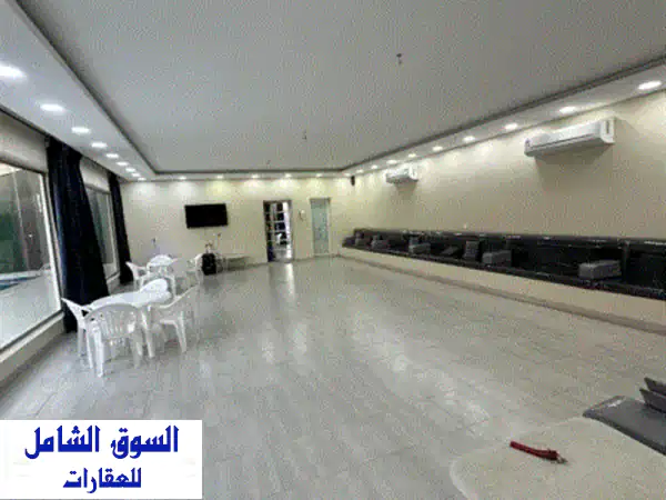 للبيع قفلي بركة سباحة في الهملة. تتميز الاستراحة بالآتي: استراحة راقية ذات مساحة كبيرة، صالة كبيرة ...