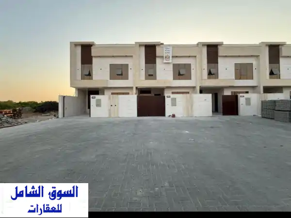 فلل الحليو سنتر 2 موقع مميز على الشارع العام المؤدي...