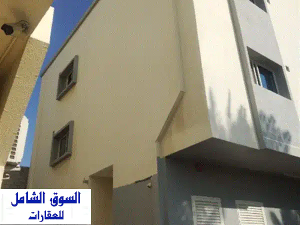 فرصة ذهبية: بناء استثماري للبيع في عجمان | دخل سنوي...