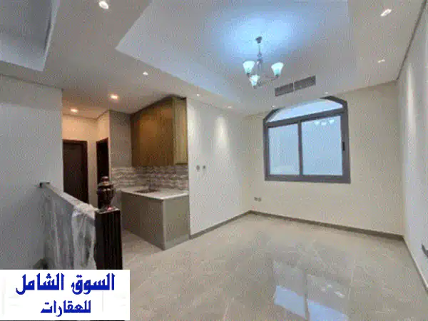 فيلا الأحلام للبيع في الحليو: 4 غرف نوم، تكييف مركزي، جاهزة للسكن الفوري ومزودة بالكامل!