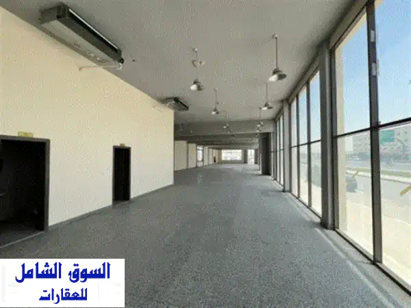 فرصة ذهبية: معرض تجاري للإيجار بالصناعية 5 | موقع استراتيجي قرب دبي وعجمان | انطلق بنجاحك!