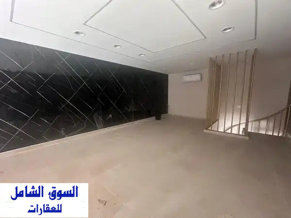 فرصة ذهبية: محل تجاري فاخر للإيجار 91م² بقلب داون...