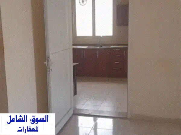 فرصة سكن عائلي مميزة! فيلا فاخرة للإيجار السنوي...