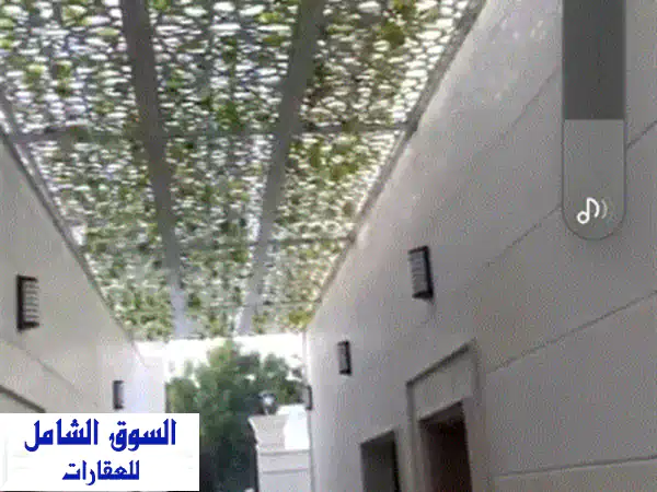 للبيع فيلا في الشارقة منطقة المنصوره دور واحد على شارعين زاوية. المساحة 5086 قدم تتكون من 6 غرف ...