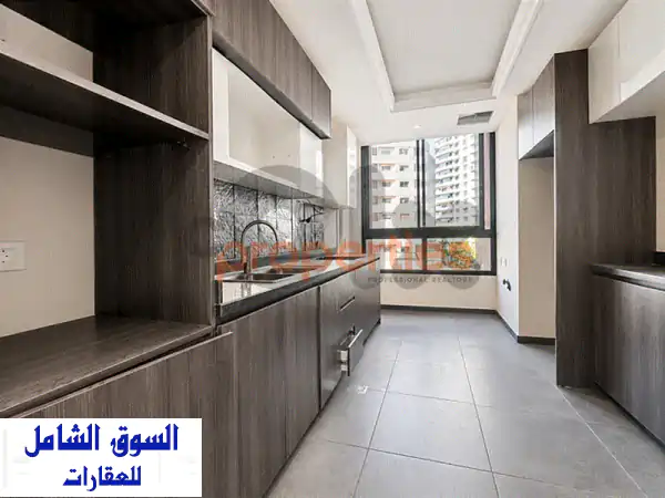 شقة للبيع في الروشة، بيروت | فاخرة، جديدة، 3 غرف نوم ماستر - إطلالة مميزة (CPBHS126)