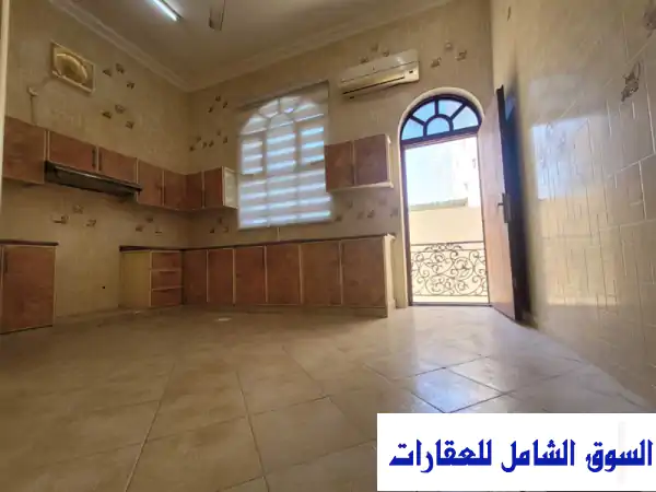 فيلا الأحلام العائلية للإيجار في الحميدية عجمان: 6 غرف نوم، مساحات رحبة، وراحة لا تُضاهى - بعروض دفع مرنة!