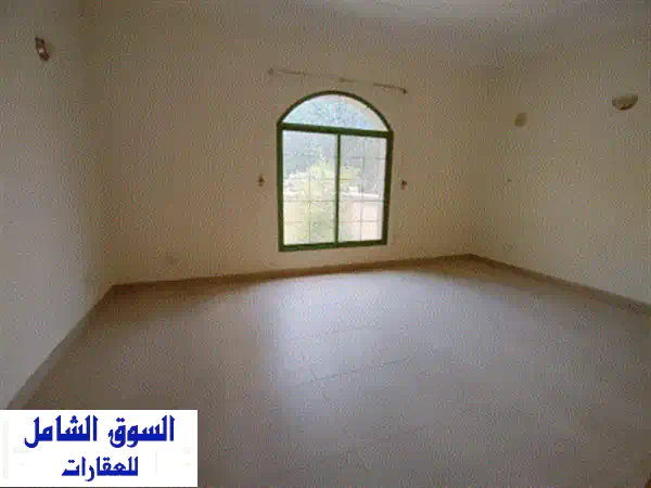 فيلا الأحلام العائلية للإيجار في الجنبية | 3 غرف نوم، حديقة، مسبح بـ 680 د.ب