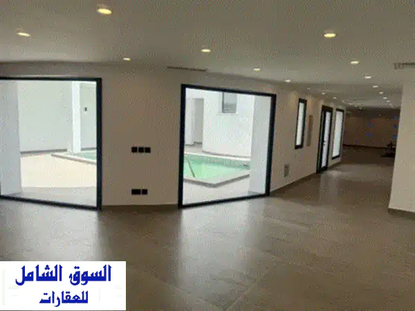إيجار فيلا فاخرة بغرب مشرف: مسبح خاص وحديقة غنّاء | 4 غرف نوم بتصميم عصري | 1800 د.ك.