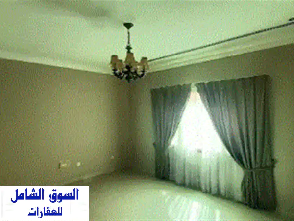 فرصة استثمارية وسكنية لا تفوت: للبيع فيلتين ديلوكس بالجفير | تجاري وسكني بموقع زاوية ومسبح!
