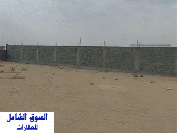 إيجار قسيمة تخزين ضخمة 2500م² بأم غرة | لمواد البناء والسكراب | مجهزة بنظام مطافي