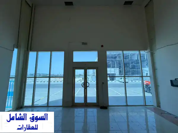 شورووم للإيجار بالشارقة 18: موقع أحلامك التجاري...