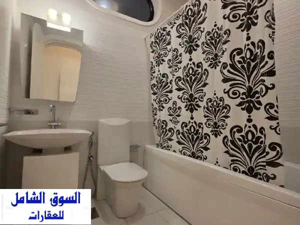 للإيجار، الوافدين والعائلات فقط. شقة مفروشة بالكامل تتكون من صالة، حمام ضيوف، مطبخ أمريكي مجهز، ...