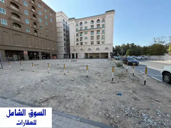 للإيجار أرض تجارية مميزة بمساحة 12000 قدم مربع، تقع في موقع حيوي مباشرة على شارع رئيسي وبجوار ...