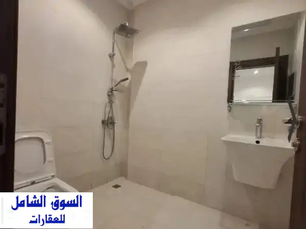شقة سرداب فاخرة للإيجار بمدخل خاص وحوش | 3 غرف ماستر | شامل الخدمات