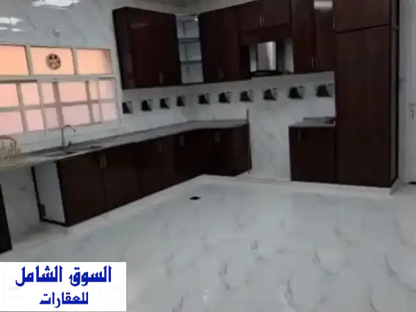 فيلا فاخرة للبيع في الروضة | 5 غرف ماستر | 5000 قدم | جاهزة للسكن بسعر لا يفوّت!