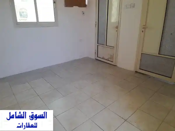 استوديو للإيجار برأس رمان | 100 د.ب فقط شامل ك.و.م. غير محدود | موقع حيوي قرب موقف المؤيد