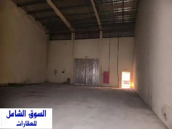 متاح للبيع في أم القيوين مساحة 29000 قدم مساحة البناء 17000 قدم مجمع شبرات عبارة عن 3 شبرات كل شبرا ...